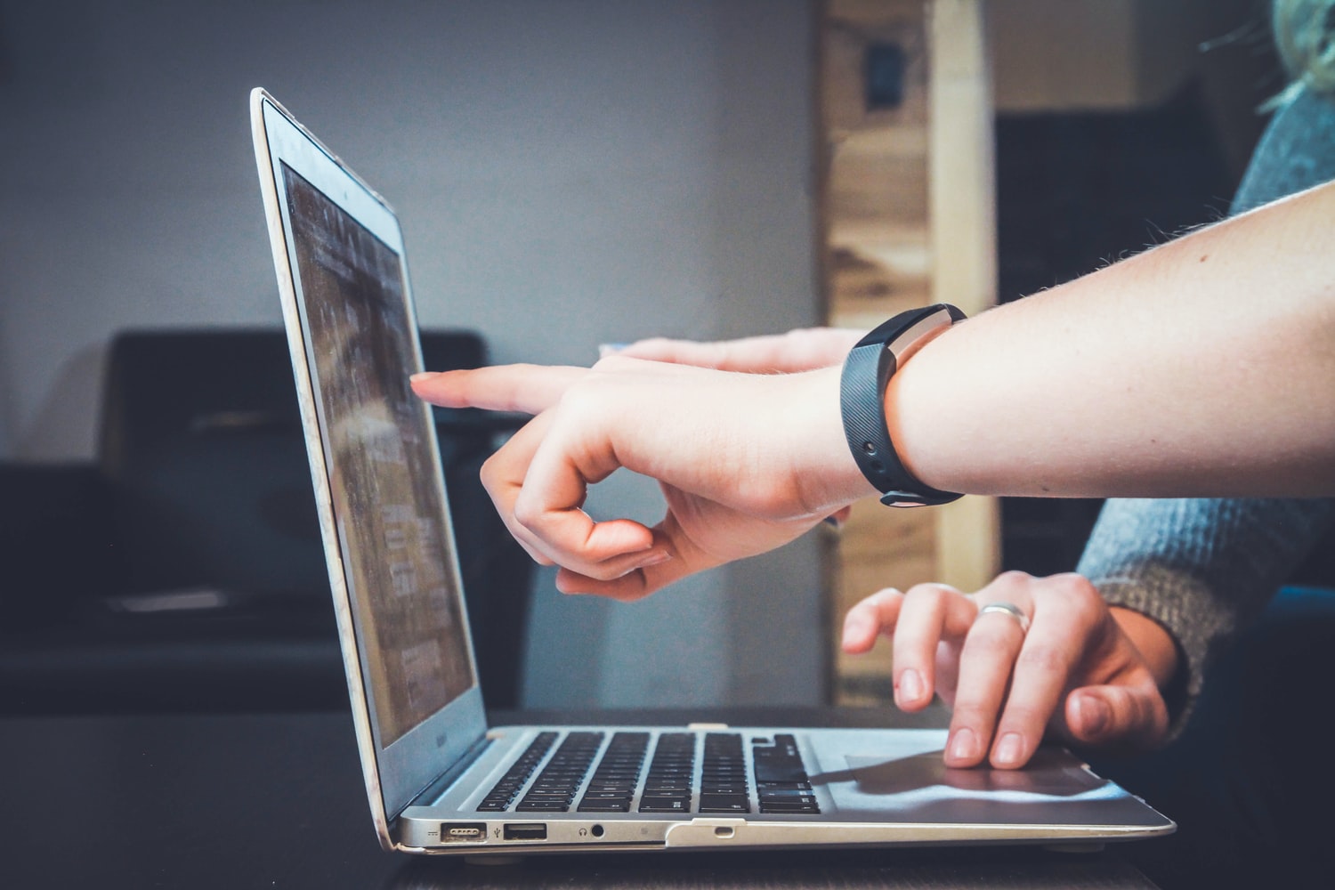 errores-de-diseno-ecommerce-que-te-hace-perder-dinero 10 errores de diseño eCommerce que te hacen perder clientes